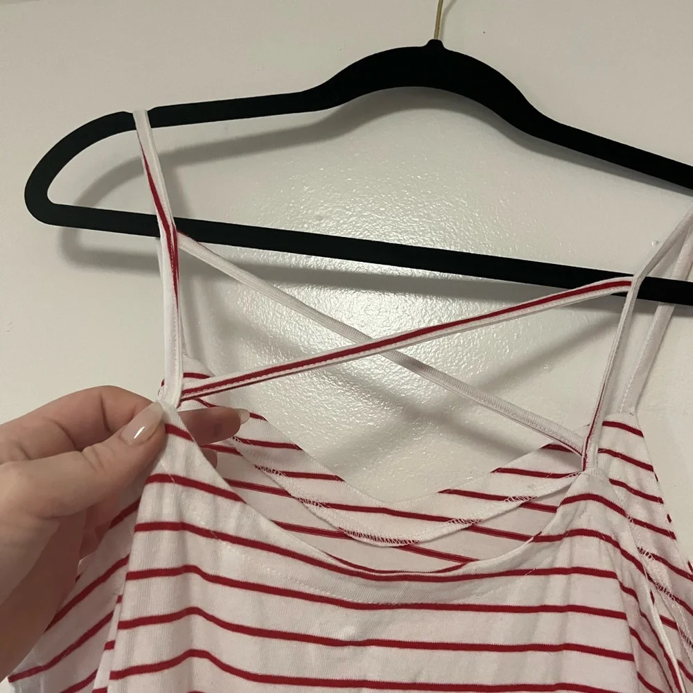 Universal Thread size Medium Stripes‎ Tank Top